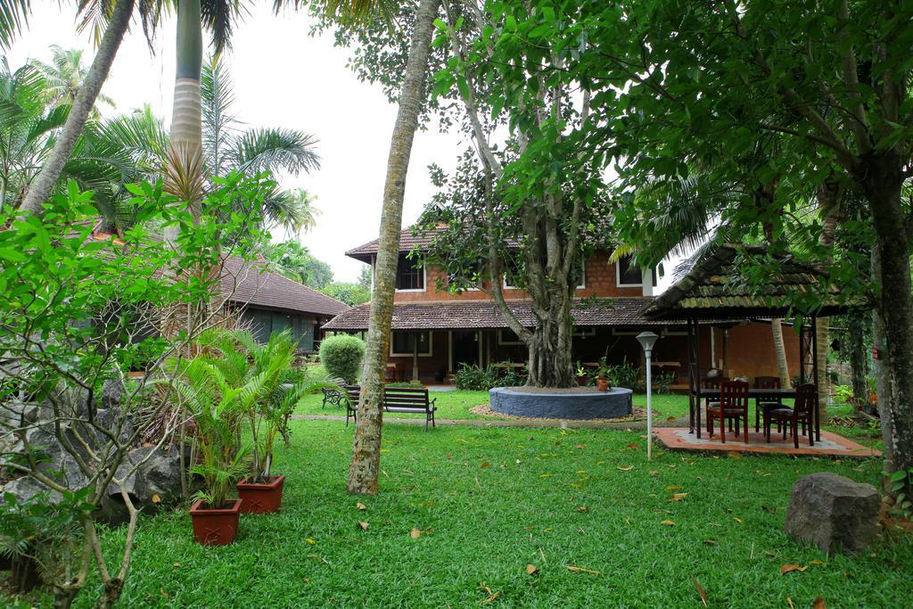 Hôtel Athreya Ayureveda Centre à Kottayam Extérieur photo