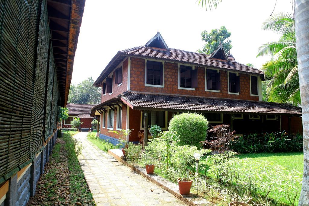 Hôtel Athreya Ayureveda Centre à Kottayam Extérieur photo